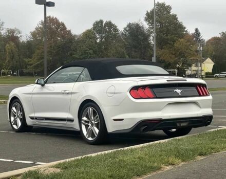 Белый Форд Мустанг, объемом двигателя 2.3 л и пробегом 48 тыс. км за 10000 $, фото 4 на Automoto.ua