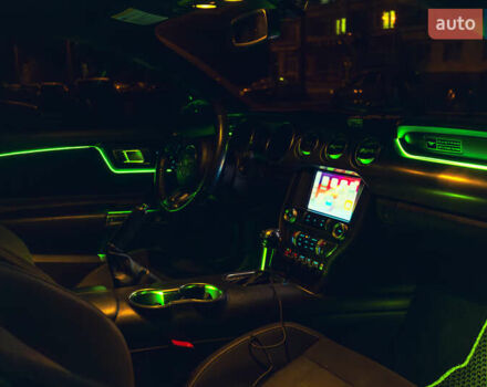 Форд Мустанг 2020 в Житомире на Automoto.ua Белый Форд Мустанг, объемом двигателя 2.3 л и пробегом 107 тыс. км за 22800 $, фото 17 на Automoto.ua