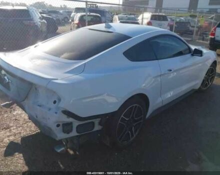 Білий Форд Мустанг, об'ємом двигуна 2.3 л та пробігом 88 тис. км за 7000 $, фото 3 на Automoto.ua