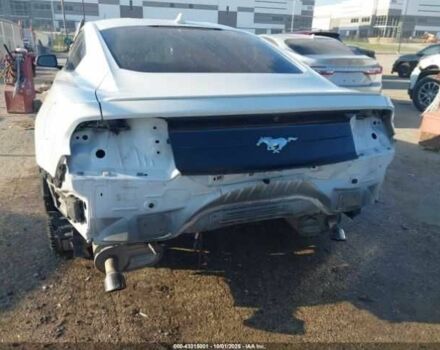 Білий Форд Мустанг, об'ємом двигуна 2.3 л та пробігом 88 тис. км за 7000 $, фото 5 на Automoto.ua