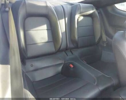 Білий Форд Мустанг, об'ємом двигуна 2.3 л та пробігом 88 тис. км за 7000 $, фото 7 на Automoto.ua