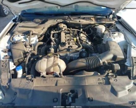 Білий Форд Мустанг, об'ємом двигуна 2.3 л та пробігом 88 тис. км за 7000 $, фото 9 на Automoto.ua