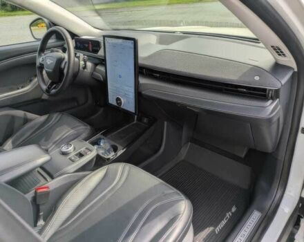 Белый Форд Мустанг, объемом двигателя 0 л и пробегом 17 тыс. км за 15000 $, фото 6 на Automoto.ua