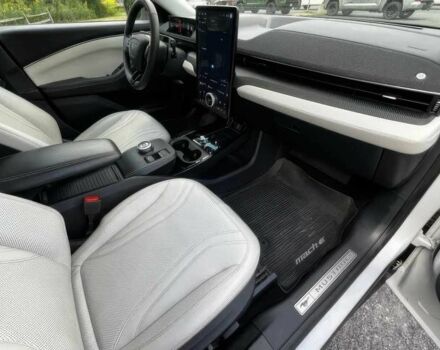 Белый Форд Мустанг, объемом двигателя 0 л и пробегом 17 тыс. км за 9900 $, фото 7 на Automoto.ua