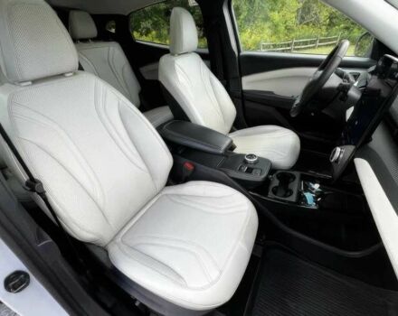 Белый Форд Мустанг, объемом двигателя 0 л и пробегом 17 тыс. км за 9900 $, фото 10 на Automoto.ua