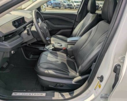 Белый Форд Мустанг, объемом двигателя 0 л и пробегом 17 тыс. км за 15000 $, фото 9 на Automoto.ua