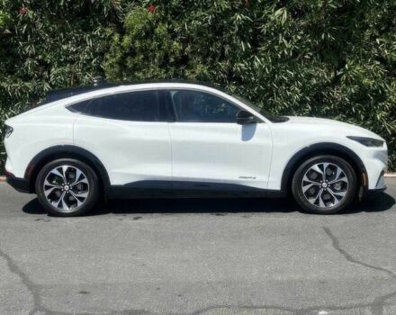 Белый Форд Мустанг, объемом двигателя 0 л и пробегом 18 тыс. км за 15700 $, фото 4 на Automoto.ua