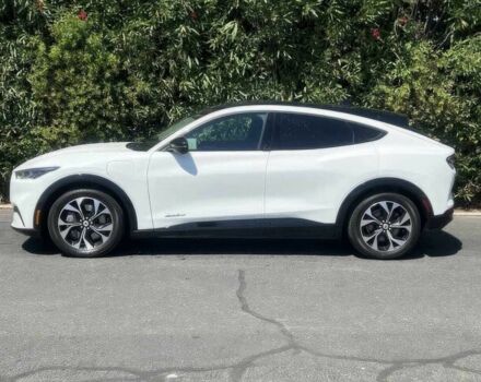 Белый Форд Мустанг, объемом двигателя 0 л и пробегом 18 тыс. км за 15700 $, фото 3 на Automoto.ua