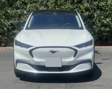 Белый Форд Мустанг, объемом двигателя 0 л и пробегом 18 тыс. км за 15700 $, фото 1 на Automoto.ua