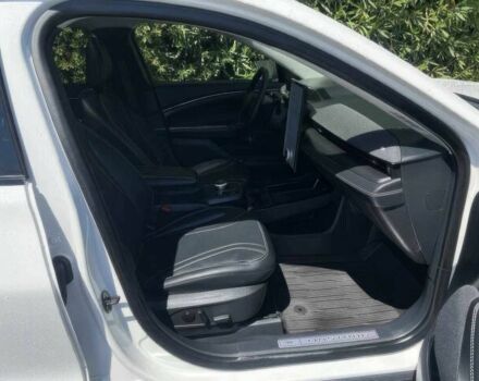 Белый Форд Мустанг, объемом двигателя 0 л и пробегом 18 тыс. км за 15700 $, фото 9 на Automoto.ua