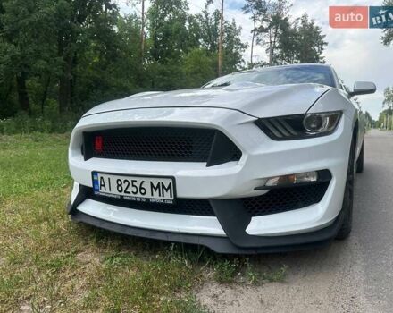 Белый Форд Мустанг, объемом двигателя 2.26 л и пробегом 179 тыс. км за 14100 $, фото 1 на Automoto.ua