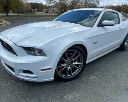 Белый Форд Мустанг, объемом двигателя 5 л и пробегом 84 тыс. км за 8400 $, фото 1 на Automoto.ua