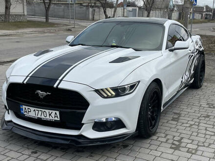 Форд Мустанг 2015 в Запорожье на Automoto.ua Белый Форд Мустанг, объемом двигателя 2.3 л и пробегом 97 тыс. км за 20900 $, фото 1 на Automoto.ua