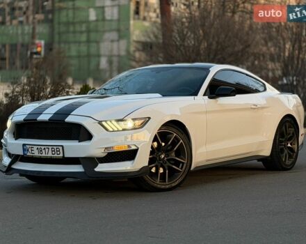 Белый Форд Мустанг, объемом двигателя 2.26 л и пробегом 160 тыс. км за 10999 $, фото 1 на Automoto.ua
