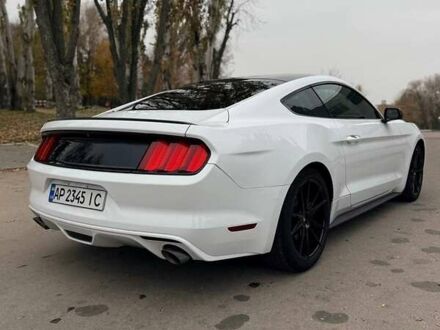 Белый Форд Мустанг, объемом двигателя 3.72 л и пробегом 154 тыс. км за 15500 $, фото 1 на Automoto.ua