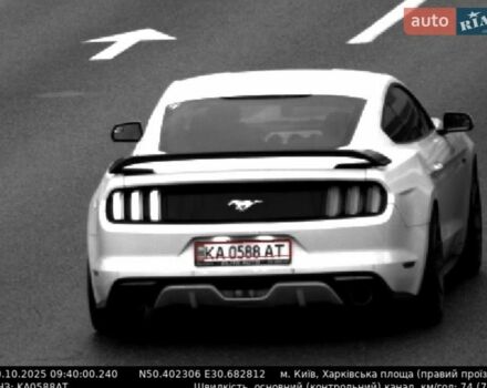 Белый Форд Мустанг, объемом двигателя 2.3 л и пробегом 107 тыс. км за 13500 $, фото 1 на Automoto.ua