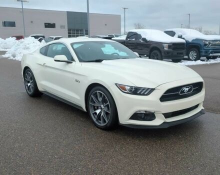 Белый Форд Мустанг, объемом двигателя 5 л и пробегом 71 тыс. км за 5600 $, фото 1 на Automoto.ua