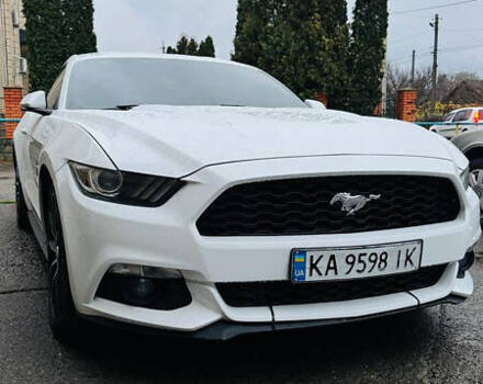 Белый Форд Мустанг, объемом двигателя 2.26 л и пробегом 29 тыс. км за 11500 $, фото 1 на Automoto.ua