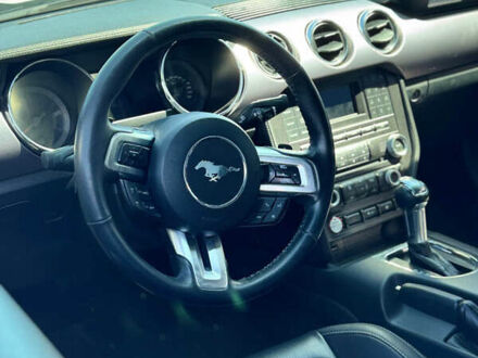 Белый Форд Мустанг, объемом двигателя 2.26 л и пробегом 67 тыс. км за 14800 $, фото 1 на Automoto.ua
