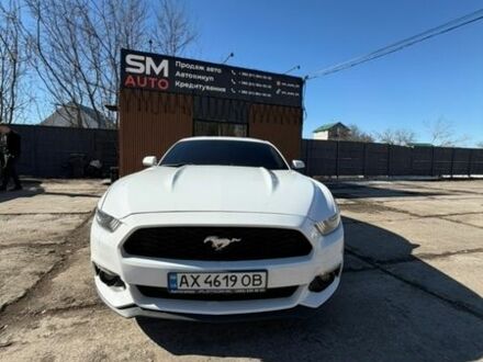 Белый Форд Мустанг, объемом двигателя 2.26 л и пробегом 192 тыс. км за 10900 $, фото 1 на Automoto.ua