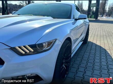 Форд Мустанг 2016 в Кременчуге на Automoto.ua Белый Форд Мустанг, объемом двигателя 23 л и пробегом 73 тыс. км за 16200 $, фото 1 на Automoto.ua