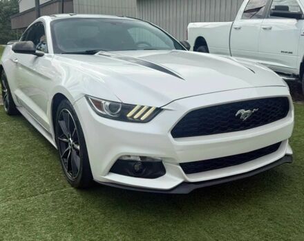 Белый Форд Мустанг, объемом двигателя 2.3 л и пробегом 57 тыс. км за 11500 $, фото 1 на Automoto.ua