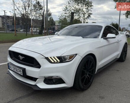 Белый Форд Мустанг, объемом двигателя 2.26 л и пробегом 108 тыс. км за 21000 $, фото 1 на Automoto.ua
