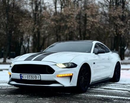 Белый Форд Мустанг, объемом двигателя 2.26 л и пробегом 138 тыс. км за 22400 $, фото 1 на Automoto.ua