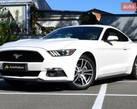 Белый Форд Мустанг, объемом двигателя 2.3 л и пробегом 140 тыс. км за 13999 $, фото 1 на Automoto.ua
