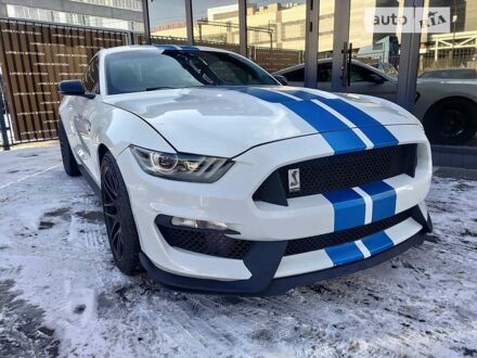 Форд Мустанг 2017 в Киеве на Automoto.ua Белый Форд Мустанг, объемом двигателя 5 л и пробегом 80 тыс. км за 31333 $, фото 1 на Automoto.ua