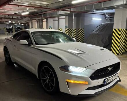 Белый Форд Мустанг, объемом двигателя 2.3 л и пробегом 91 тыс. км за 18900 $, фото 1 на Automoto.ua