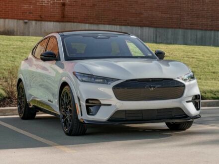 Форд Мустанг 2023 у Полтаві на Automoto.ua Білий Форд Мустанг, об'ємом двигуна 0 л та пробігом 42 тис. км за 17000 $, фото 1 на Automoto.ua
