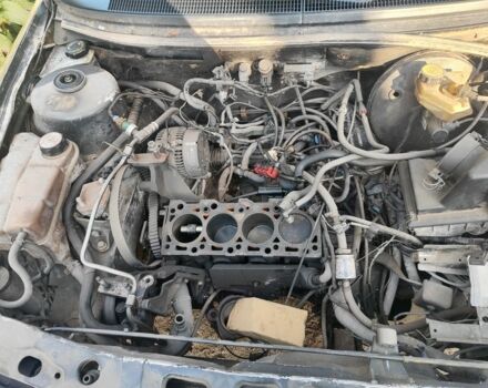 Черный Форд Мустанг, объемом двигателя 1.8 л и пробегом 230 тыс. км за 433 $, фото 4 на Automoto.ua