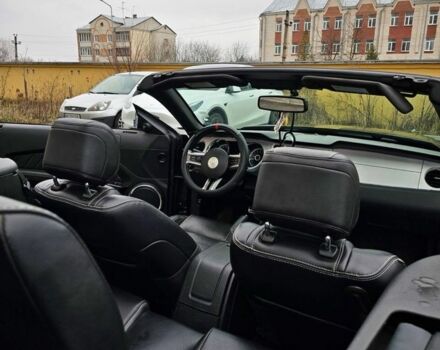 Черный Форд Мустанг, объемом двигателя 3.7 л и пробегом 138 тыс. км за 6500 $, фото 7 на Automoto.ua