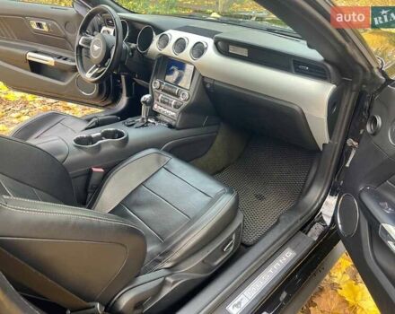 Черный Форд Мустанг, объемом двигателя 2.3 л и пробегом 101 тыс. км за 15990 $, фото 17 на Automoto.ua