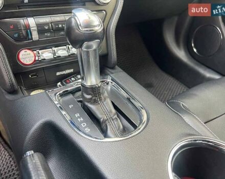 Черный Форд Мустанг, объемом двигателя 2.3 л и пробегом 101 тыс. км за 15990 $, фото 13 на Automoto.ua