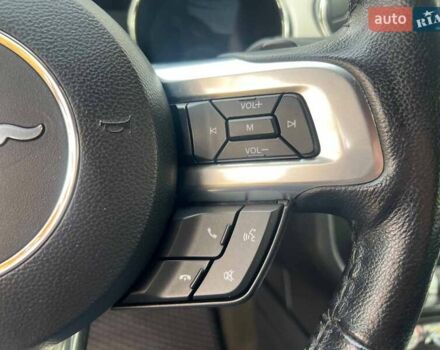 Черный Форд Мустанг, объемом двигателя 2.3 л и пробегом 101 тыс. км за 15990 $, фото 14 на Automoto.ua