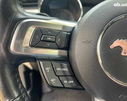 Черный Форд Мустанг, объемом двигателя 2.3 л и пробегом 101 тыс. км за 15990 $, фото 13 на Automoto.ua