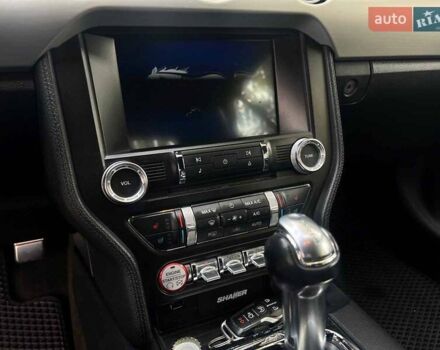 Черный Форд Мустанг, объемом двигателя 2.3 л и пробегом 101 тыс. км за 15990 $, фото 11 на Automoto.ua