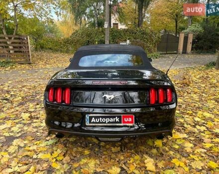 Черный Форд Мустанг, объемом двигателя 2.3 л и пробегом 101 тыс. км за 15990 $, фото 5 на Automoto.ua