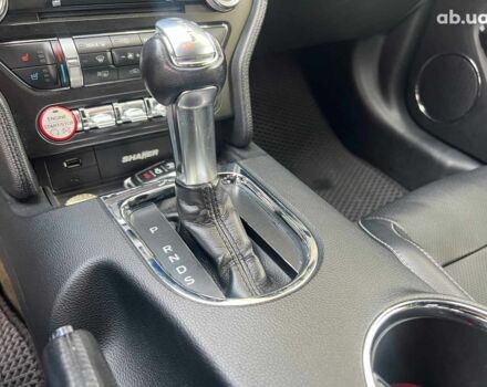 Черный Форд Мустанг, объемом двигателя 2.3 л и пробегом 101 тыс. км за 15990 $, фото 12 на Automoto.ua