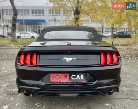 Черный Форд Мустанг, объемом двигателя 2.26 л и пробегом 121 тыс. км за 17999 $, фото 14 на Automoto.ua