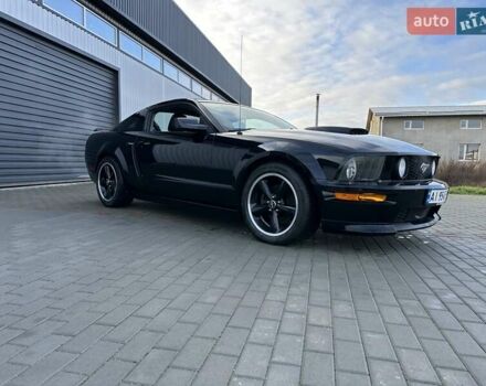 Черный Форд Мустанг, объемом двигателя 4.61 л и пробегом 96 тыс. км за 16000 $, фото 2 на Automoto.ua