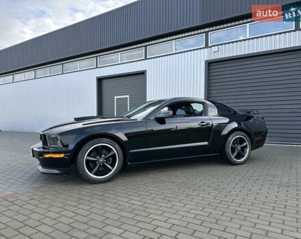 Черный Форд Мустанг, объемом двигателя 4.61 л и пробегом 96 тыс. км за 16000 $, фото 1 на Automoto.ua