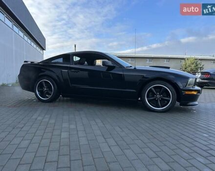 Черный Форд Мустанг, объемом двигателя 4.61 л и пробегом 96 тыс. км за 16000 $, фото 3 на Automoto.ua