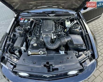 Черный Форд Мустанг, объемом двигателя 4.61 л и пробегом 96 тыс. км за 16000 $, фото 15 на Automoto.ua