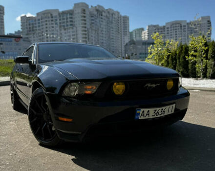 Черный Форд Мустанг, объемом двигателя 4.95 л и пробегом 160 тыс. км за 20500 $, фото 2 на Automoto.ua
