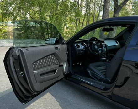 Черный Форд Мустанг, объемом двигателя 4.95 л и пробегом 160 тыс. км за 20500 $, фото 10 на Automoto.ua