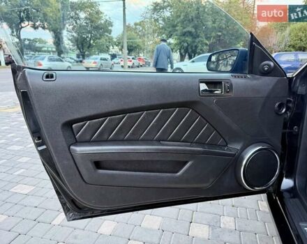 Чорний Форд Мустанг, об'ємом двигуна 3.7 л та пробігом 237 тис. км за 11999 $, фото 29 на Automoto.ua