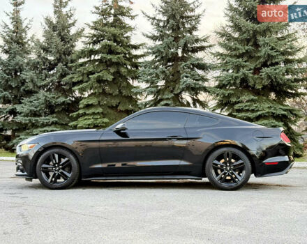 Черный Форд Мустанг, объемом двигателя 2.26 л и пробегом 198 тыс. км за 14300 $, фото 4 на Automoto.ua